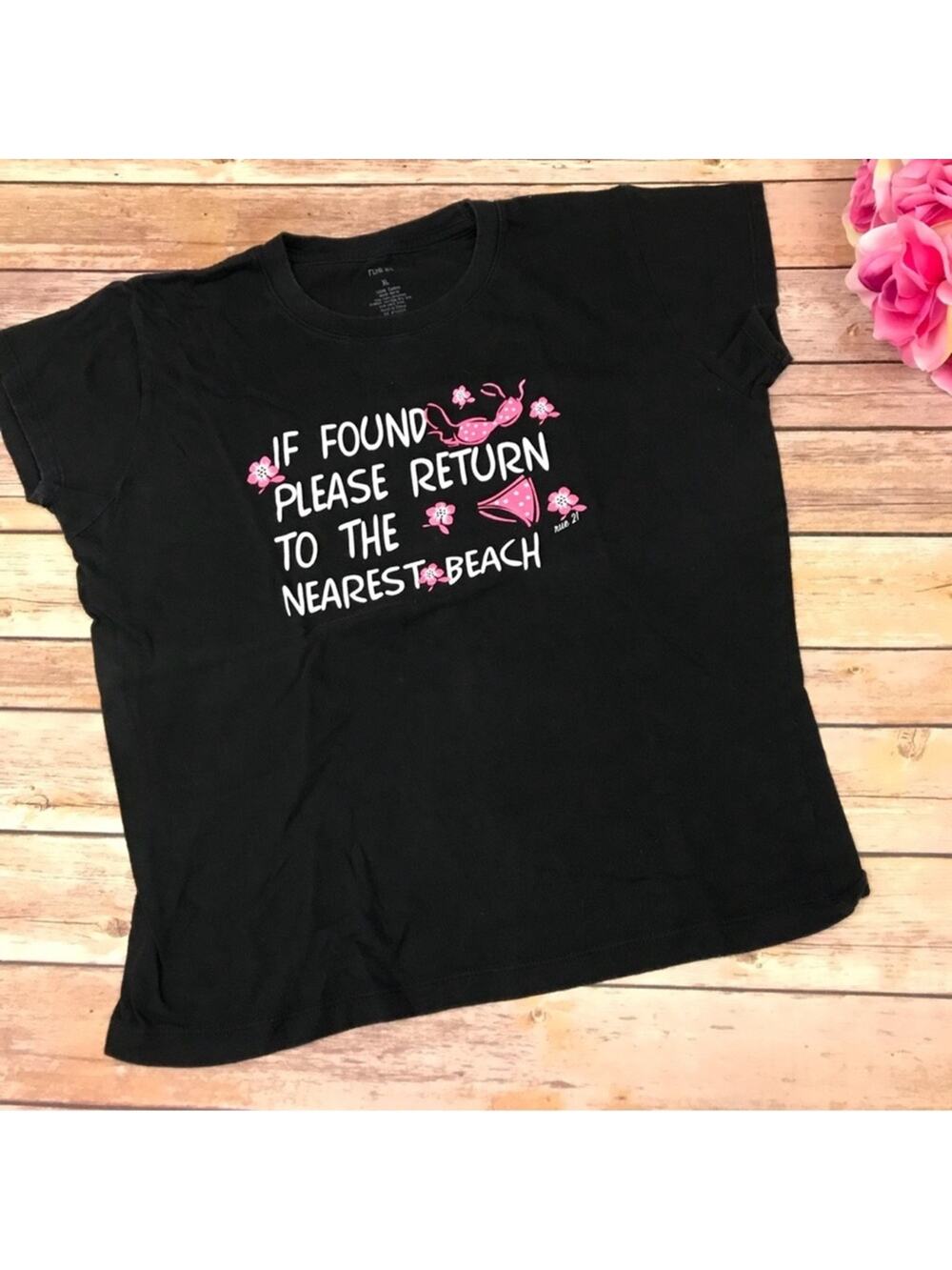 Rue 21 Graphic T-shirt, size XL junior. Excellent condition!
